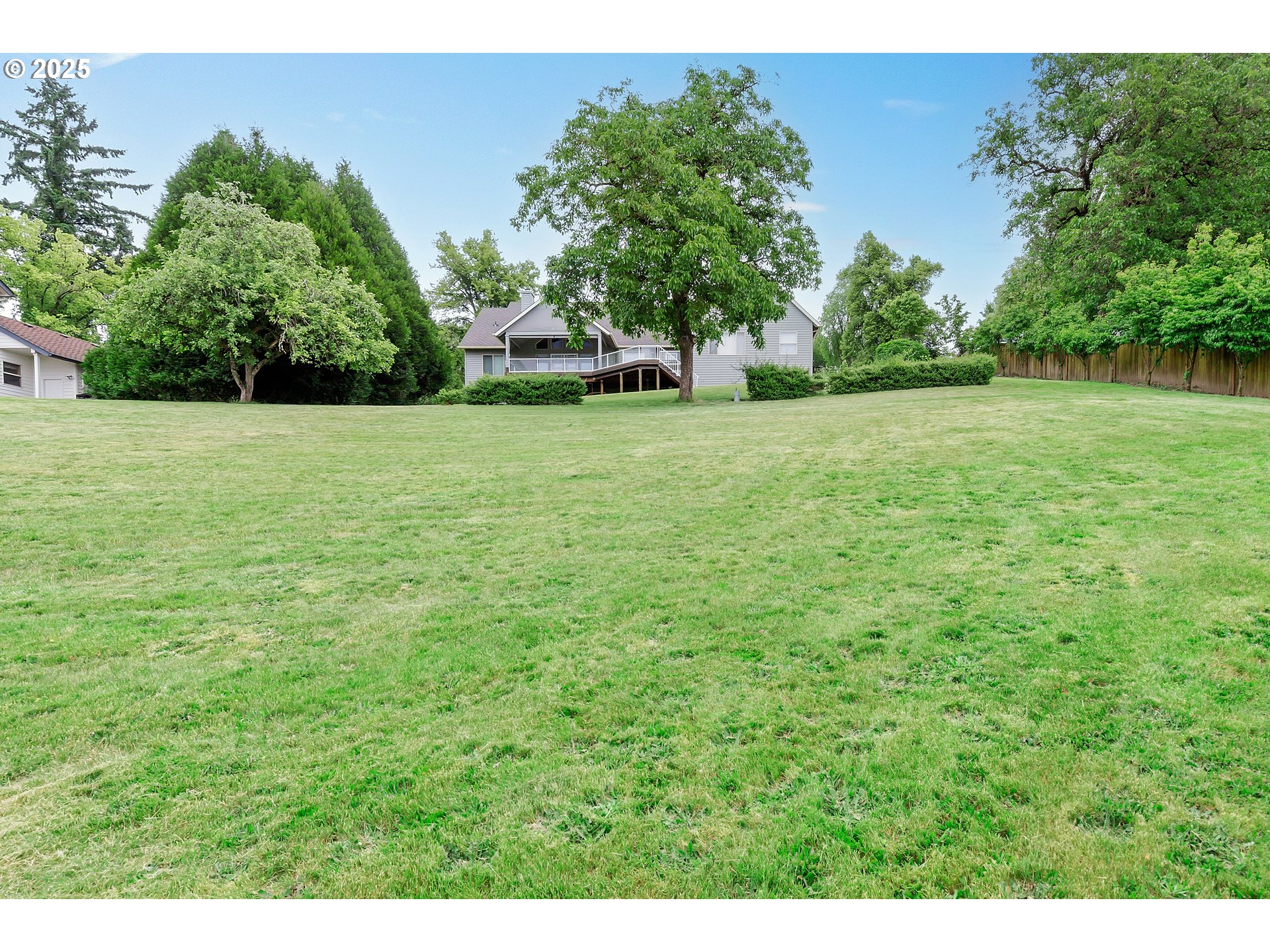 10202 South New Era Road Canby, OR 97013 - Photo 44 of 48 a view of a garden