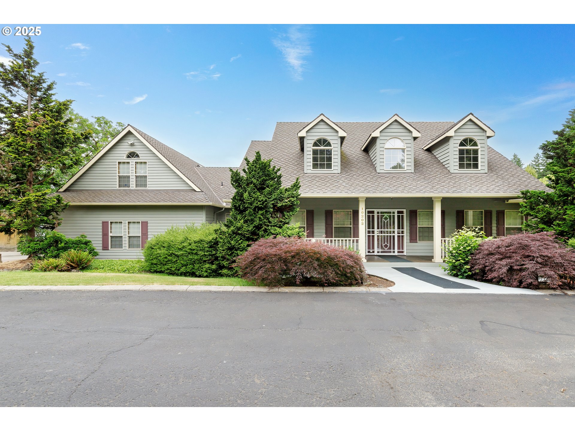 10202 South New Era Road Canby, OR 97013 - Photo 5 of 48 a front view of multiple houses with yard
