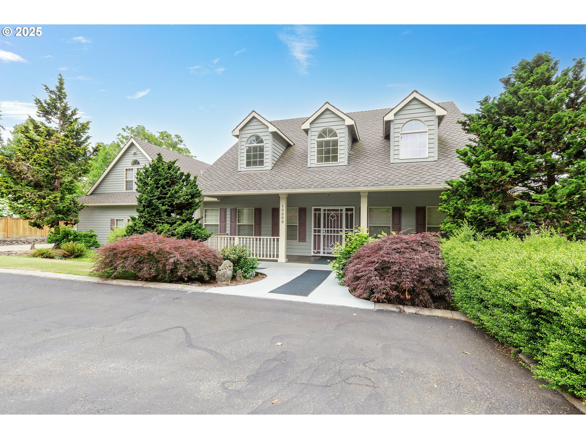 10202 South New Era Road Canby, OR 97013 - Photo 6 of 48 a front view of house with yard and green space