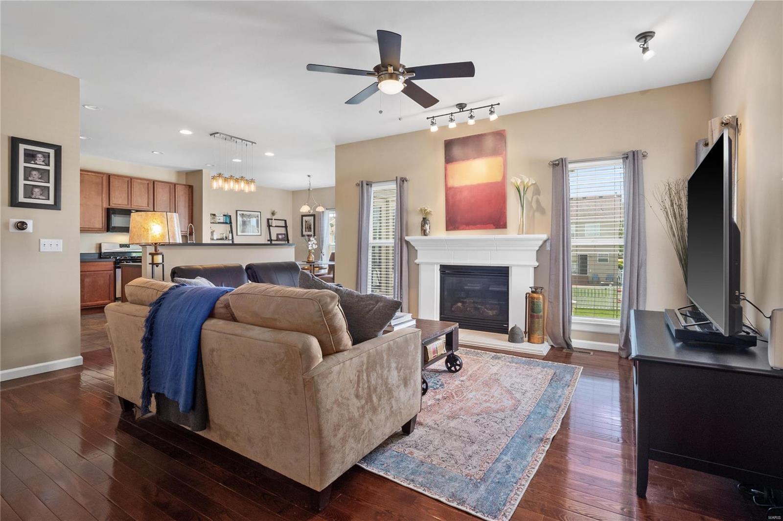 402 Spring Trace O'Fallon, MO 63368 - Photo 4 of 21 Gallery Image 4
