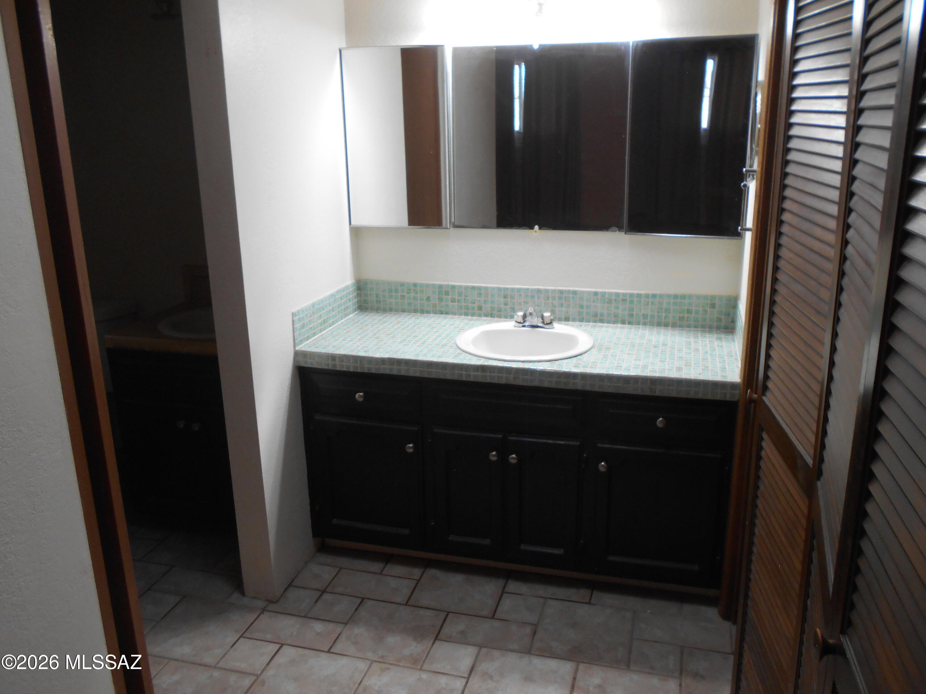 2223 North Ocotillo Road Benson, AZ 85602 - Photo 22 of 50 Master Bath