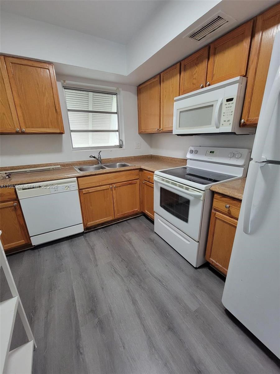 7610 Southwest 82nd Street, Unit J207 Miami, FL 33143 - Photo 8 of 13