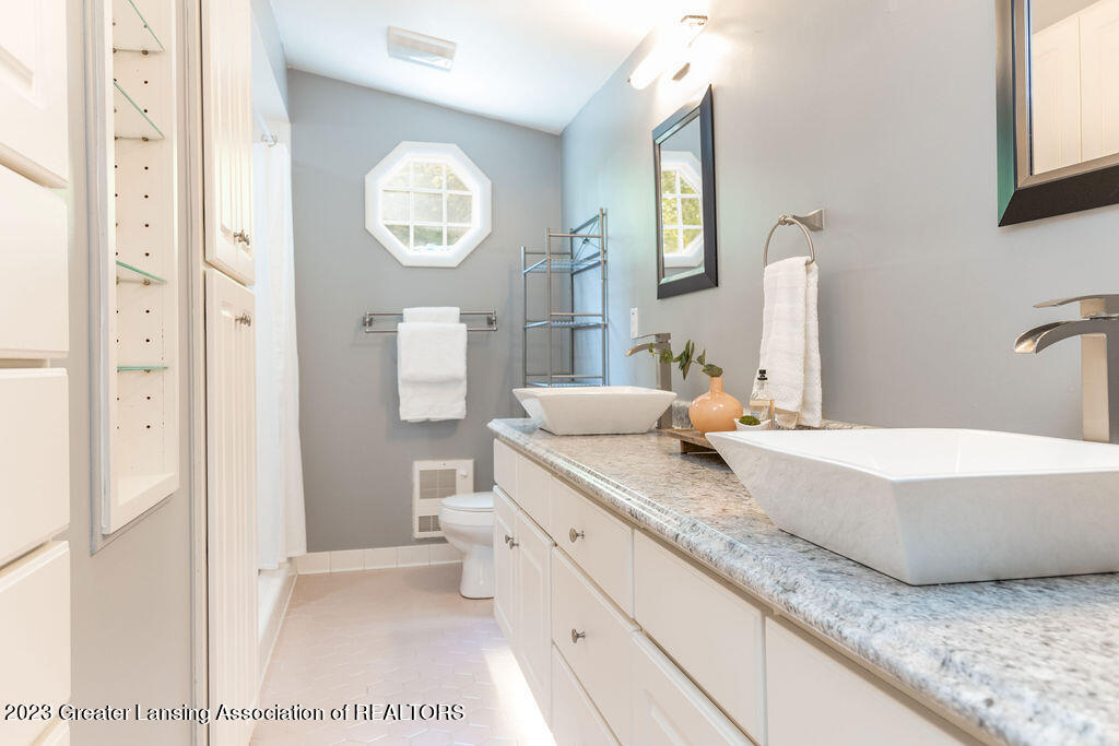 4427 Barton Road Lansing, MI 48917 - Photo 43 of 59 4427 Barton