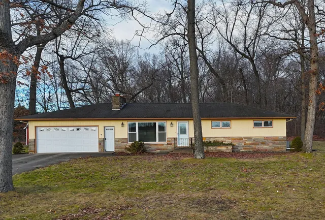 $329,900 | 28902 Yaw Street, Dowagiac, MI 49047