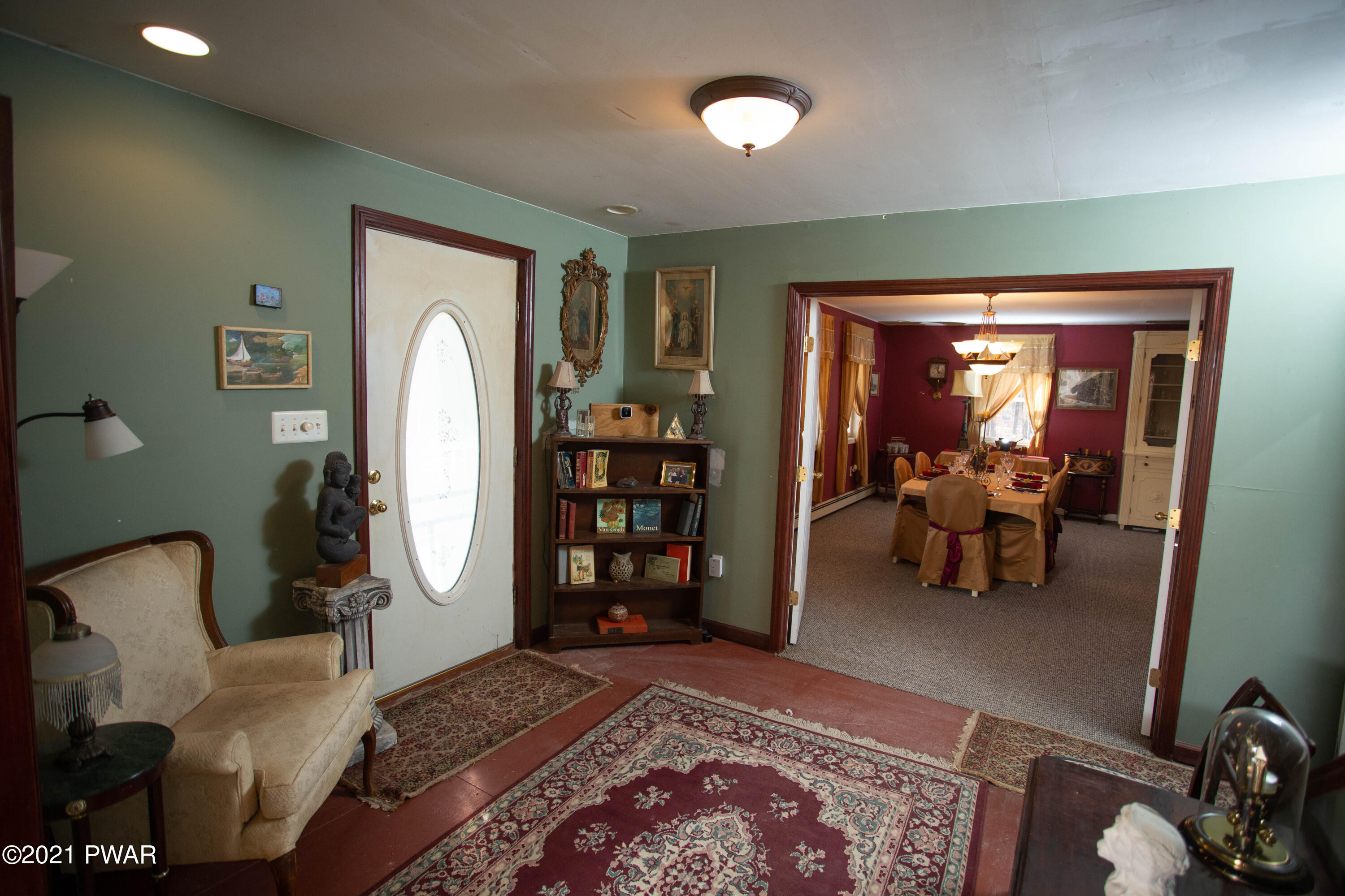 936 Cortez Road Lake Ariel, PA 18436 - Photo 17 of 52 16 Foyer Area Between Dining Room and Li