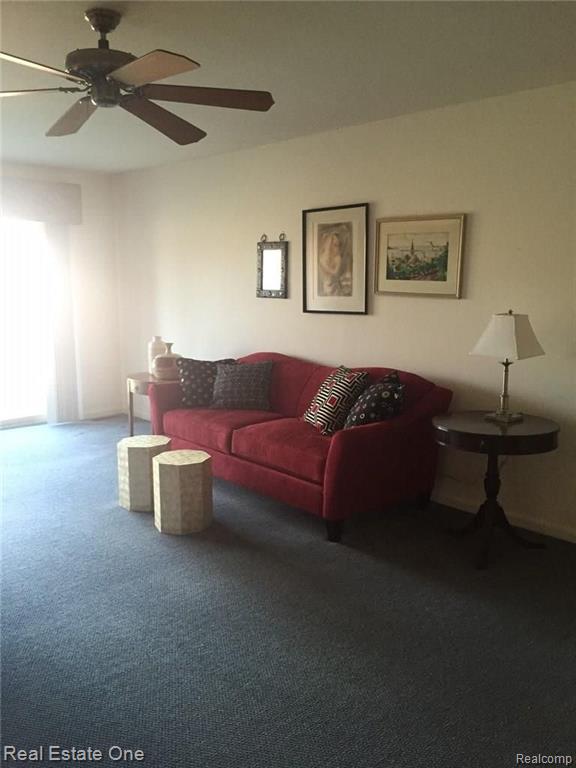 29628 Middlebelt Road, Unit 2704 Farmington Hills, MI 48334 - Photo 2 of 5