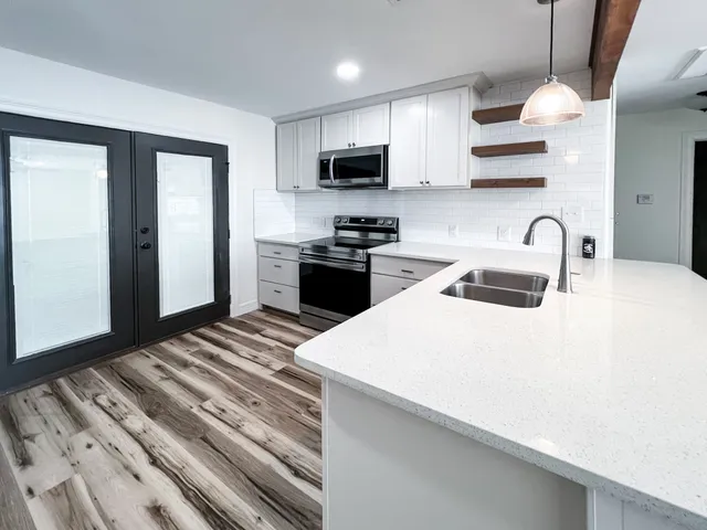 $1,175 | 2001 Farm To Market Road 356, Unit 8, Onalaska, TX 77360