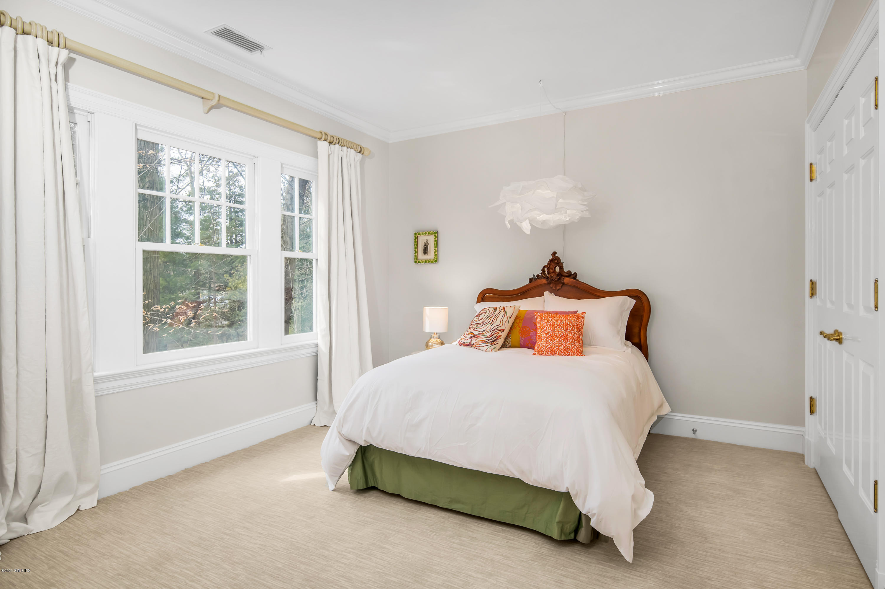 47 Hillside Road Greenwich, CT 06830 - Photo 16 of 28 47 Hillside_1DC9231