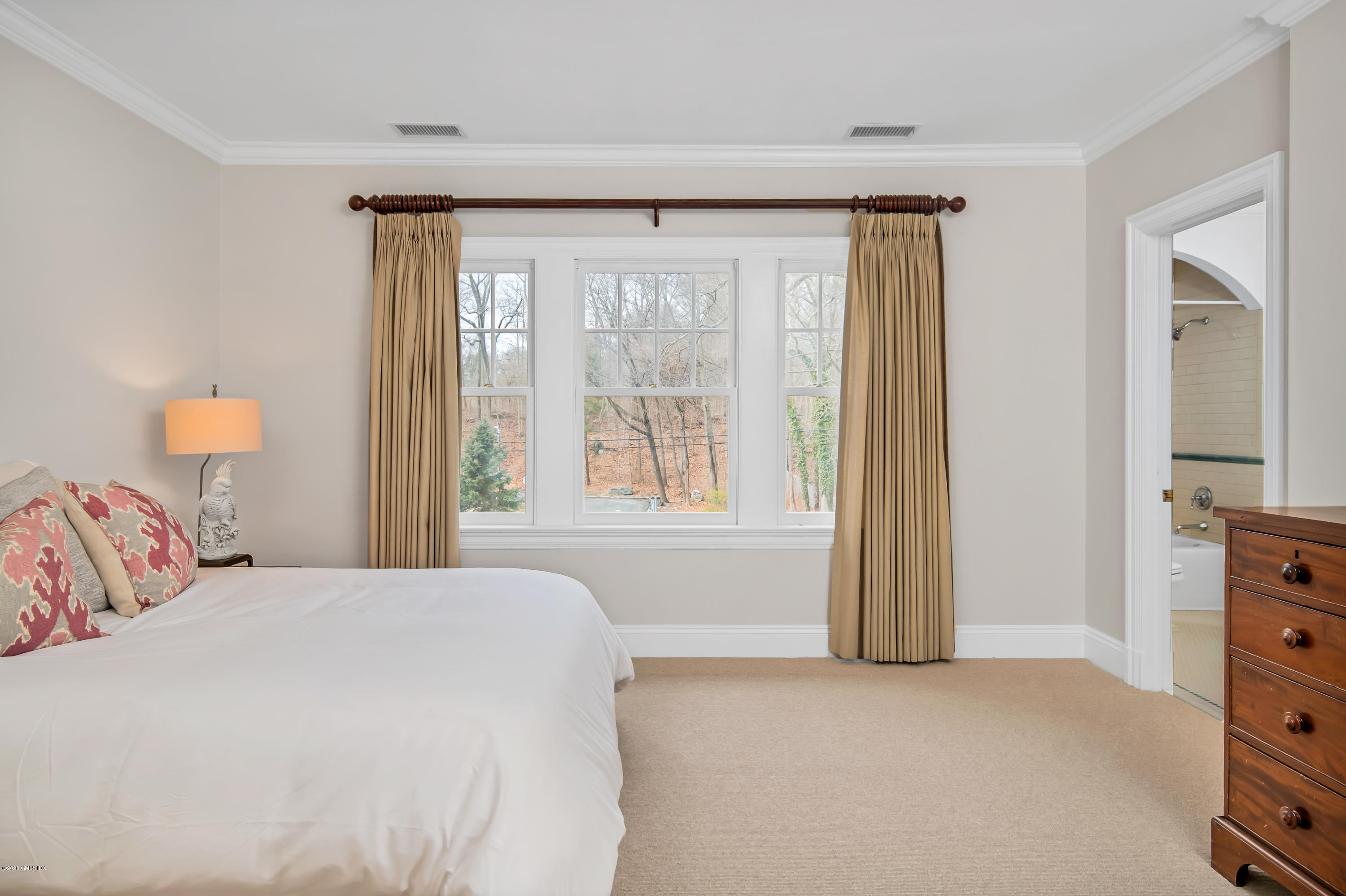 47 Hillside Road Greenwich, CT 06830 - Photo 18 of 28 47 Hillside_1DC9281