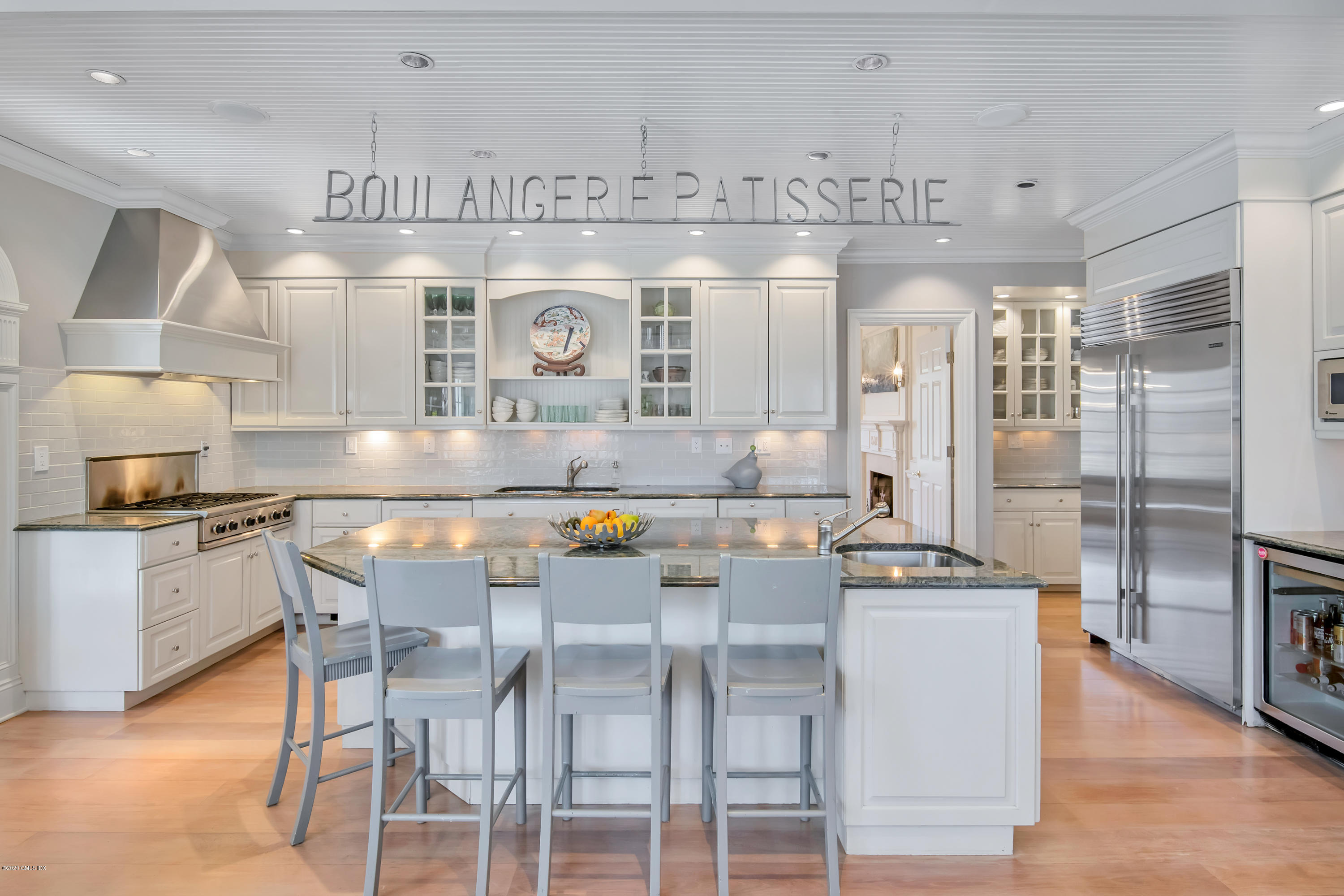 47 Hillside Road Greenwich, CT 06830 - Photo 7 of 28 47 Hillside_1DC9424