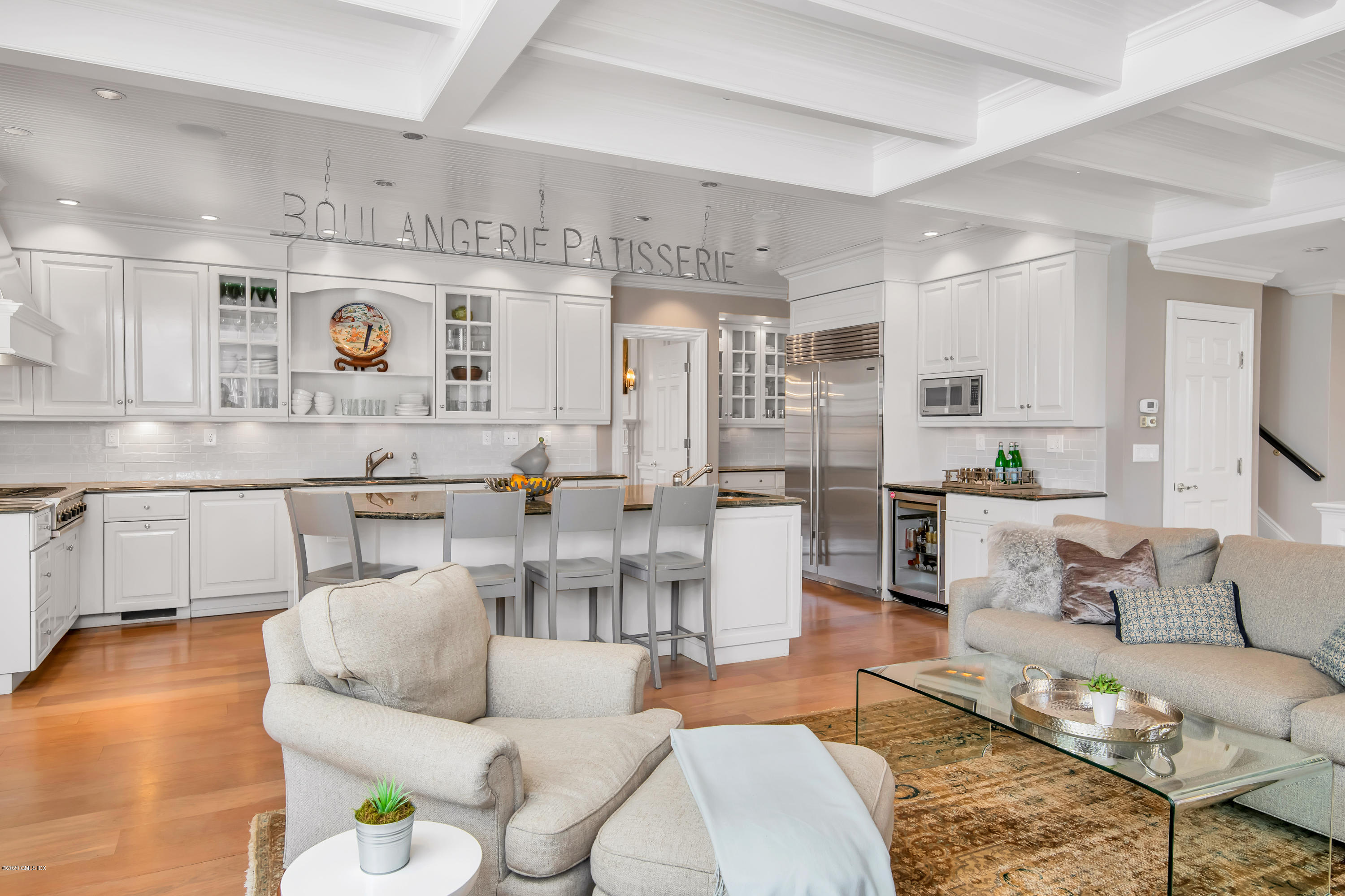 47 Hillside Road Greenwich, CT 06830 - Photo 8 of 28 47 Hillside_1DC9447