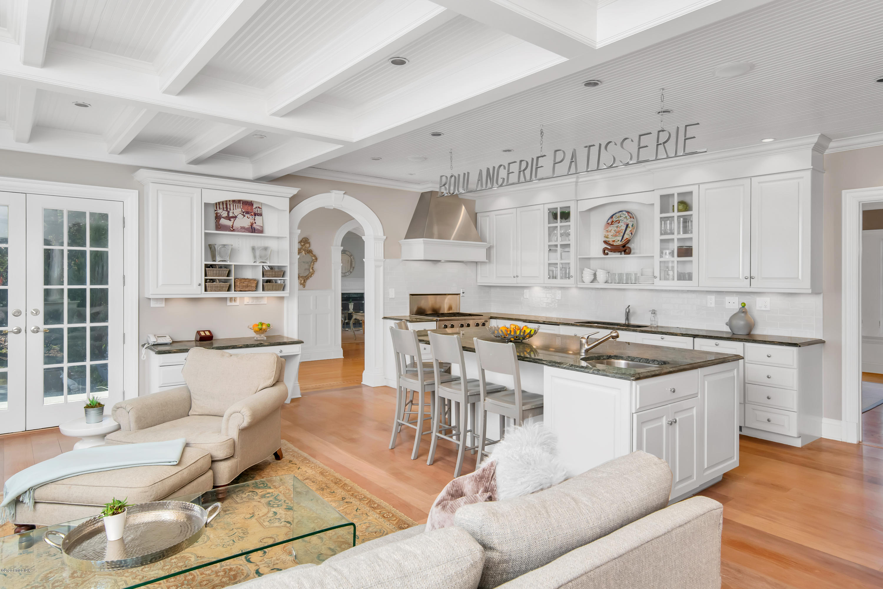 47 Hillside Road Greenwich, CT 06830 - Photo 9 of 28 47 Hillside_1DC9450