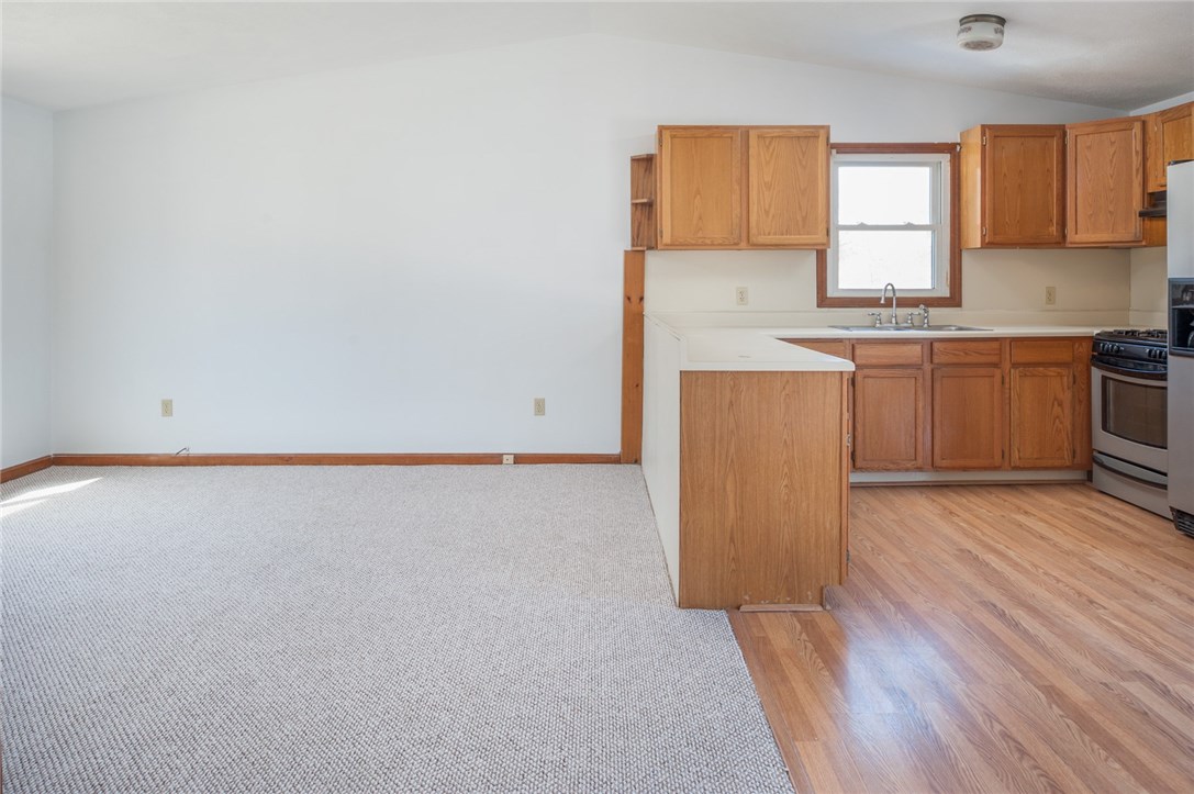 110 Oak Tree Avenue Warwick, RI 02886 - Photo 12 of 32