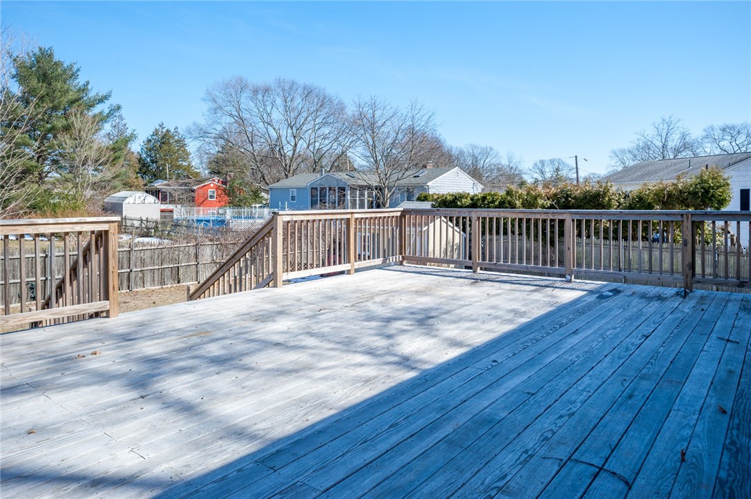 110 Oak Tree Avenue Warwick, RI 02886 - Photo 16 of 32