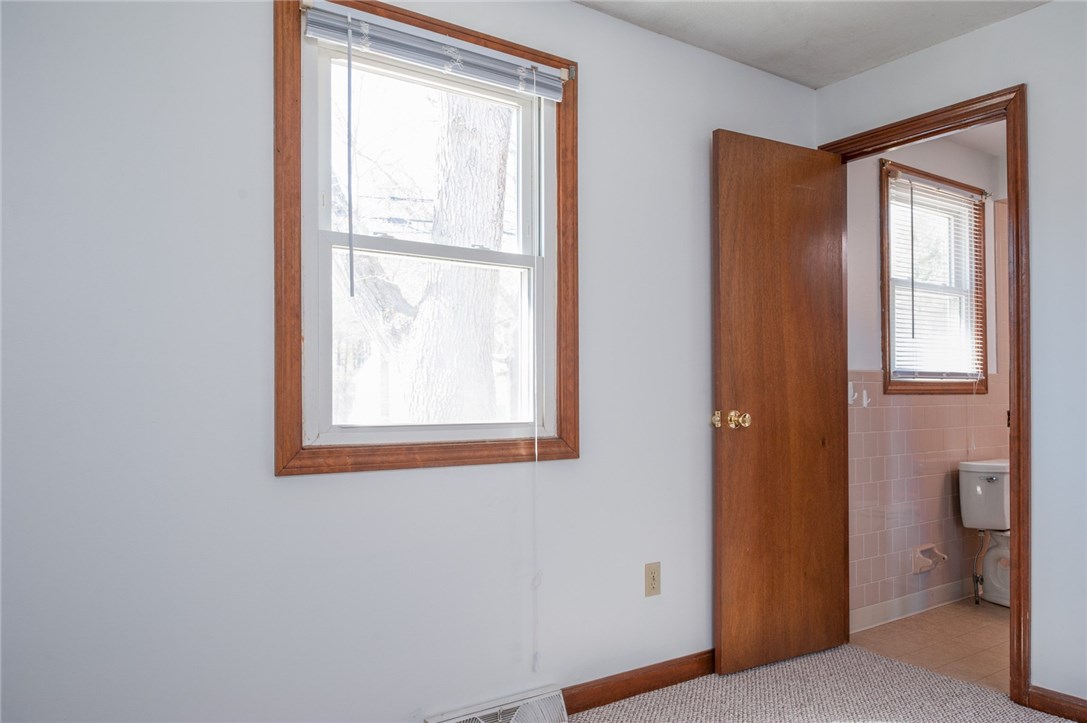 110 Oak Tree Avenue Warwick, RI 02886 - Photo 19 of 32