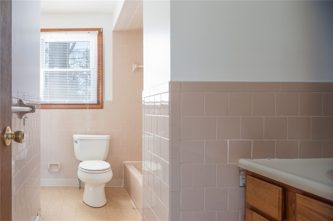 110 Oak Tree Avenue Warwick, RI 02886 - Photo 20 of 32