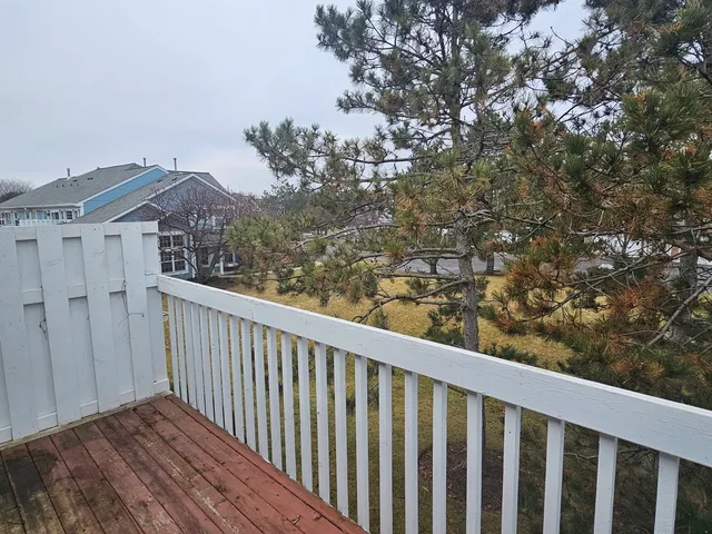 $290,000 | 6834 West Monticello Court, Unit 6834, Gurnee, IL 60031