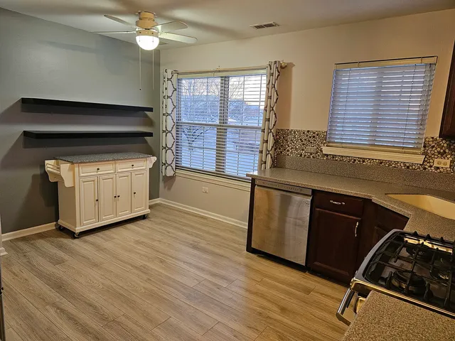 $290,000 | 6834 West Monticello Court, Unit 6834, Gurnee, IL 60031