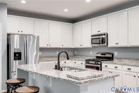 $475,000 | 9415 Creek Summit Circle, Richmond, VA 23235