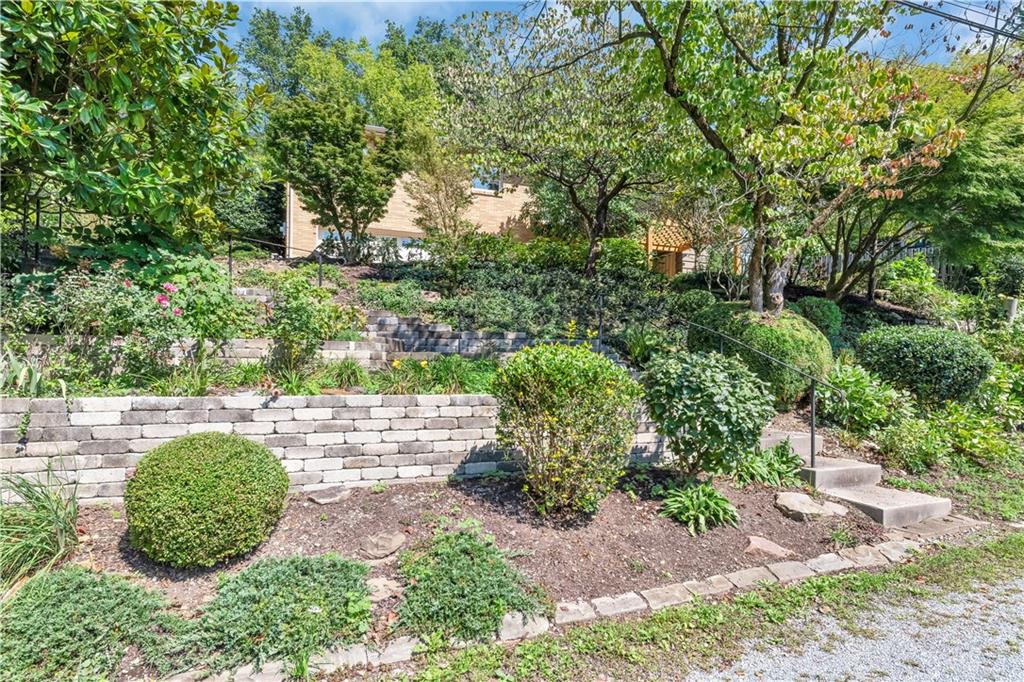 6922 Merton Road Pittsburgh, PA 15202 - Photo 21 of 24 Back Yard/Landscaped Area