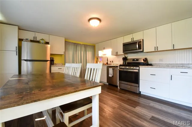 $285,000 | 15275 Shipman Road, Carlinville, IL 62626