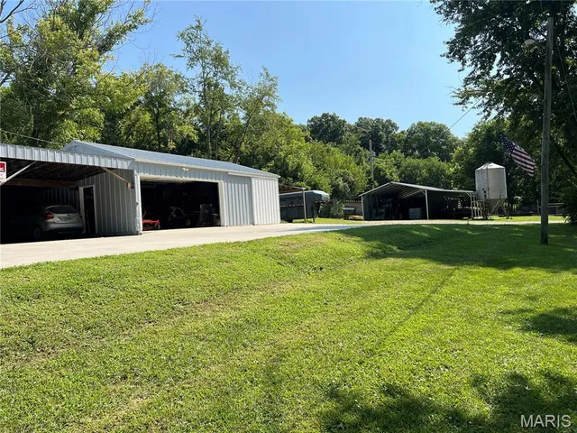 $285,000 | 15275 Shipman Road, Carlinville, IL 62626