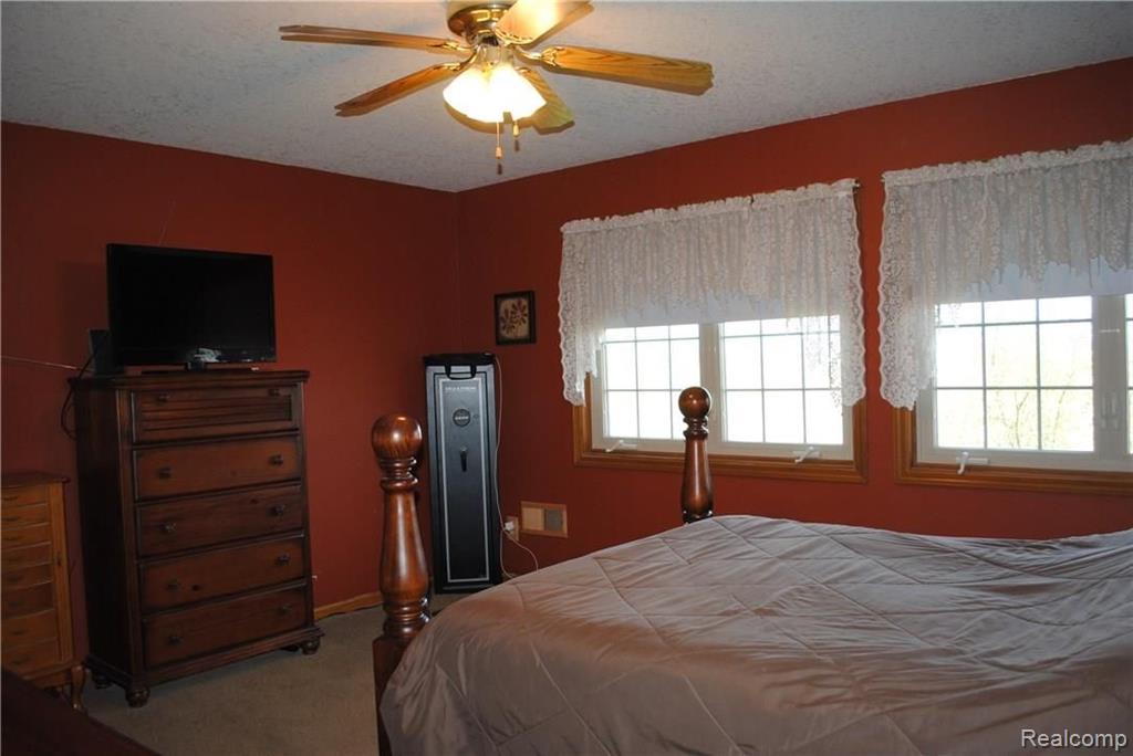7569 Swan View Road Newport, MI 48166 - Photo 16 of 24
