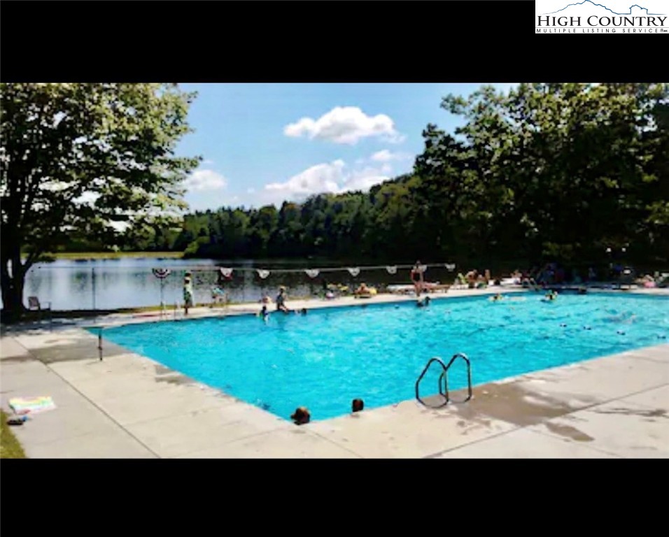 144 Rocky Meadows Road Newland, NC 28657 - Photo 33 of 37 Gallery Image 33