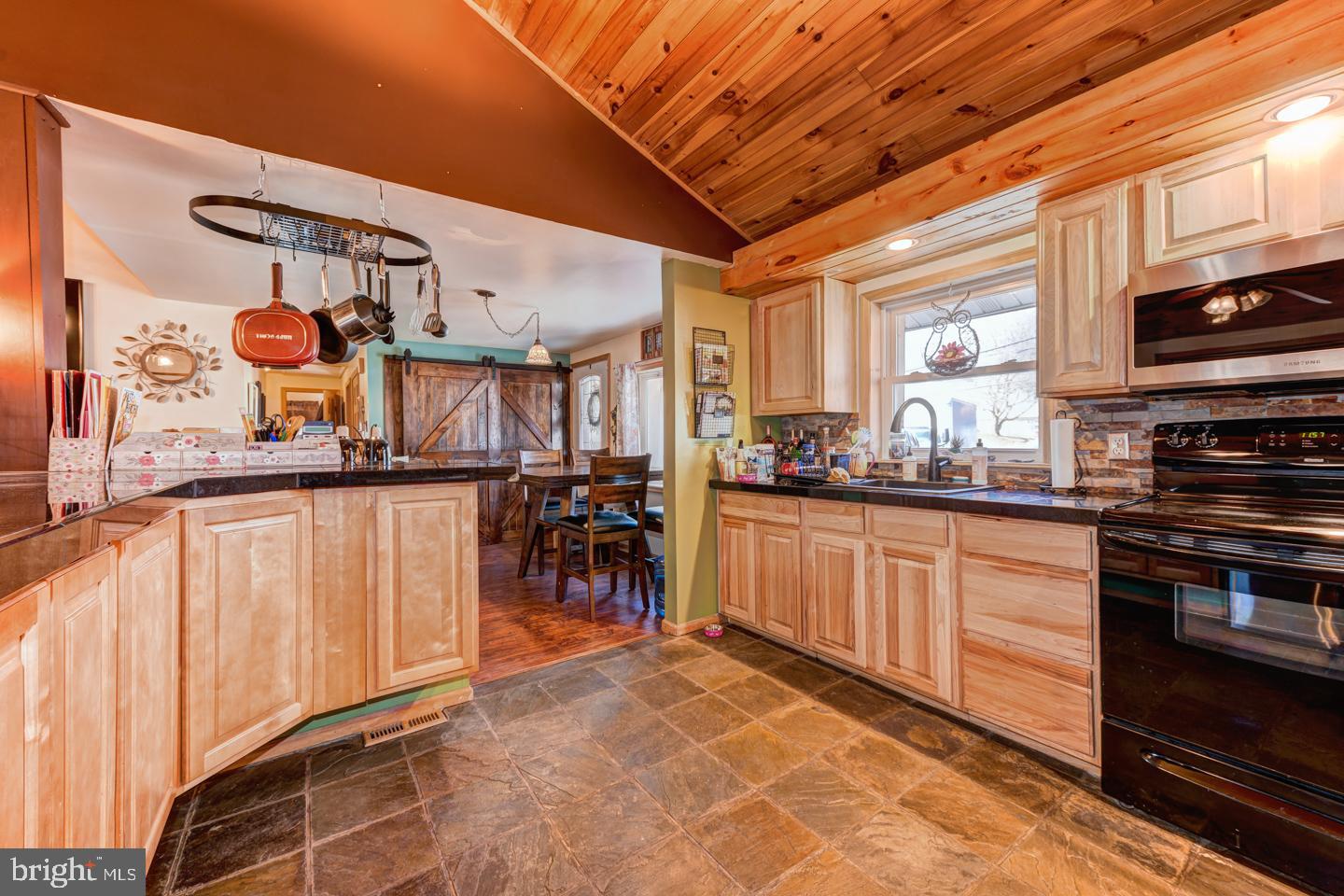 463 Davisville Road Southampton, PA 18966 - Photo 17 of 50 Kitchen