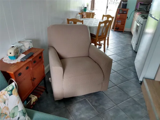 $300,000 | 65821 Overseas Highway, Long Key, FL 33001