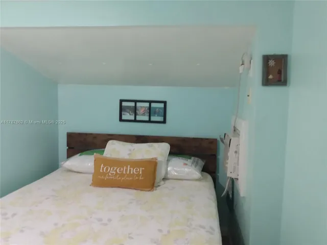 $300,000 | 65821 Overseas Highway, Long Key, FL 33001