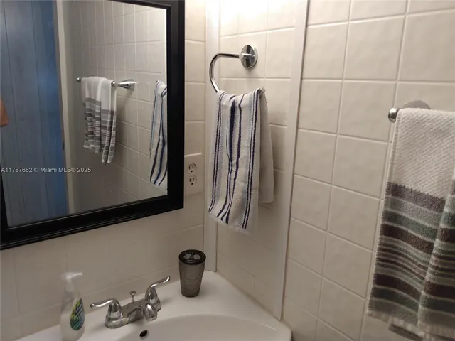 $300,000 | 65821 Overseas Highway, Long Key, FL 33001