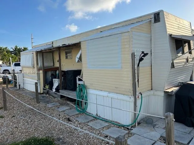 $300,000 | 65821 Overseas Highway, Long Key, FL 33001