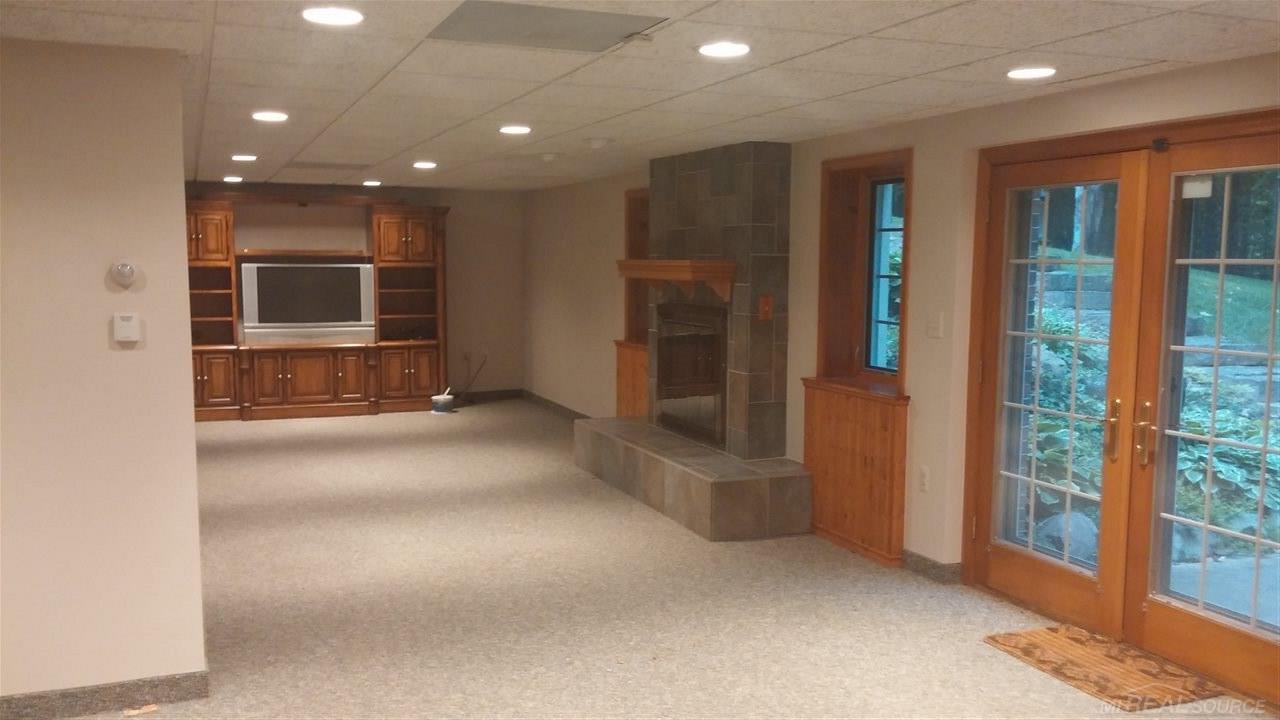3566 Charitoo Ridge Leonard, MI 48367 - Photo 22 of 24