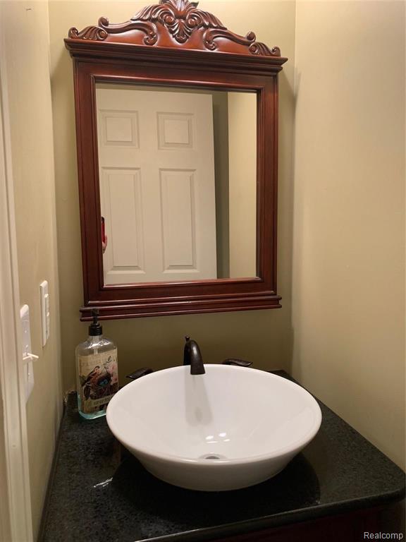 338 Ridge Road Grosse Pointe Farms, MI 48236 - Photo 11 of 54