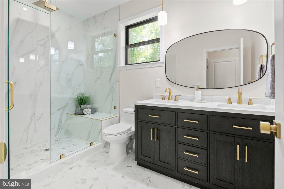 16708 Cashell Road Rockville, MD 20853 - Photo 68 of 105 Primary bath on upper level