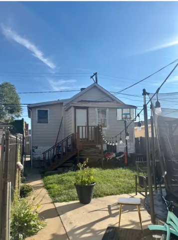 $460,000 | 5749 West 64th Place, Chicago, IL 60638