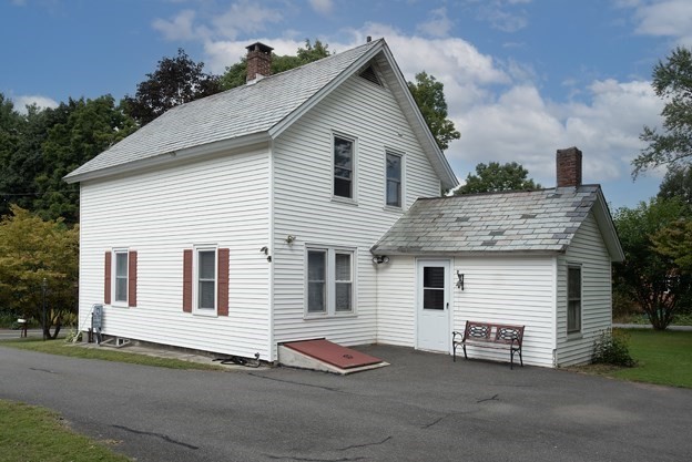40 Ryan Road Northampton, MA 01062 - Photo 4 of 19 a view of a house with a yard