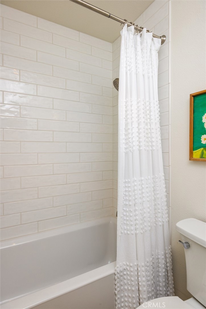 4255 San Benito Road Atascadero, CA 93422 - Photo 24 of 51 Guest Bathroom