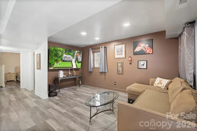 $650,000 | 2221 Glenwood Drive, Gastonia, NC 28054