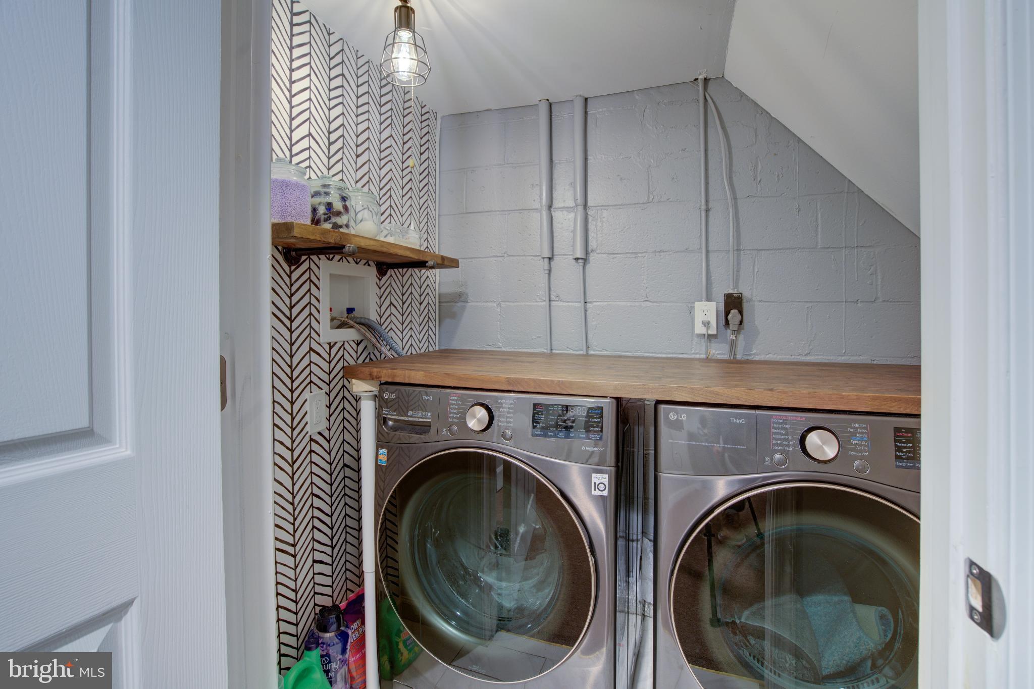4814 Briarclift Road Baltimore, MD 21229 - Photo 27 of 34 a utility room with dryer and washer