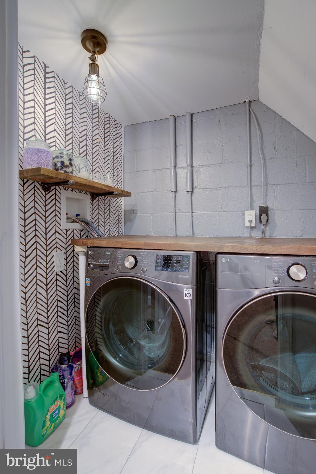 4814 Briarclift Road Baltimore, MD 21229 - Photo 28 of 34 a utility room with dryer and washer