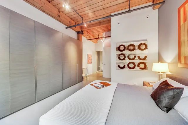 $5,700 | 1327 West Washington Boulevard, Unit 2H, Chicago, IL 60607