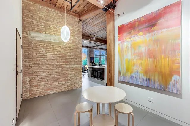 $5,700 | 1327 West Washington Boulevard, Unit 2H, Chicago, IL 60607