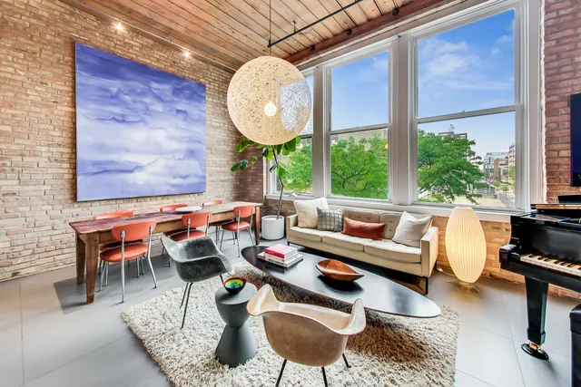 $5,700 | 1327 West Washington Boulevard, Unit 2H, Chicago, IL 60607