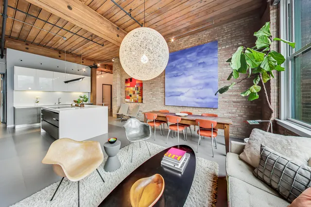 $5,700 | 1327 West Washington Boulevard, Unit 2H, Chicago, IL 60607