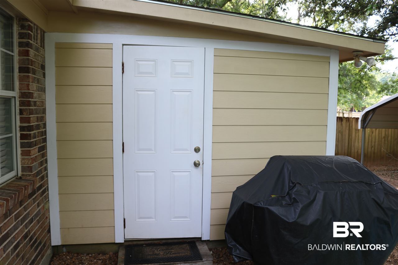 512 Carolyn Avenue Foley, AL 36535 - Photo 31 of 32 Outside Storage