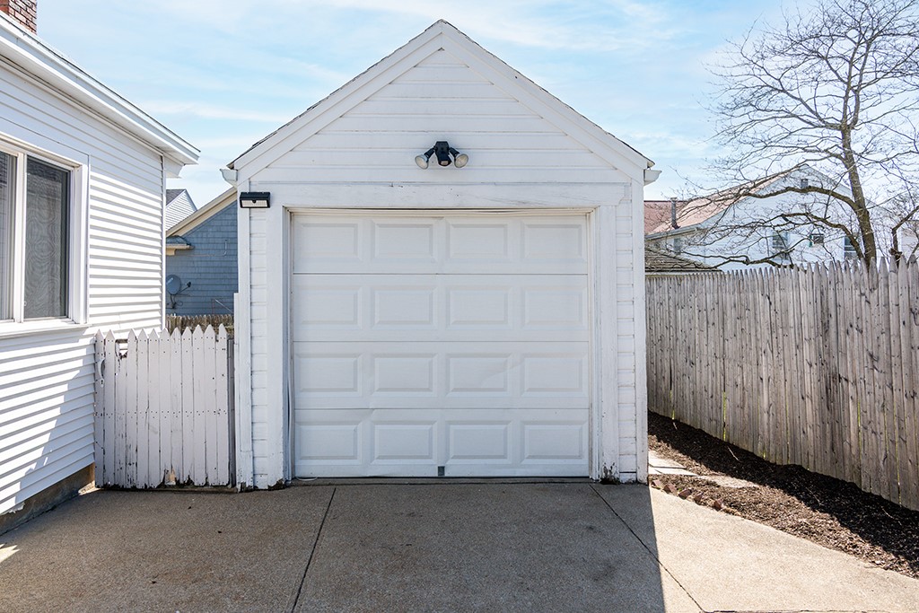 28 Spenstone Road Cranston, RI 02910 - Photo 24 of 29 Garage