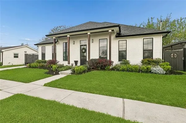 $349,000 | 2500 Pecan Drive, Chalmette, LA 70043