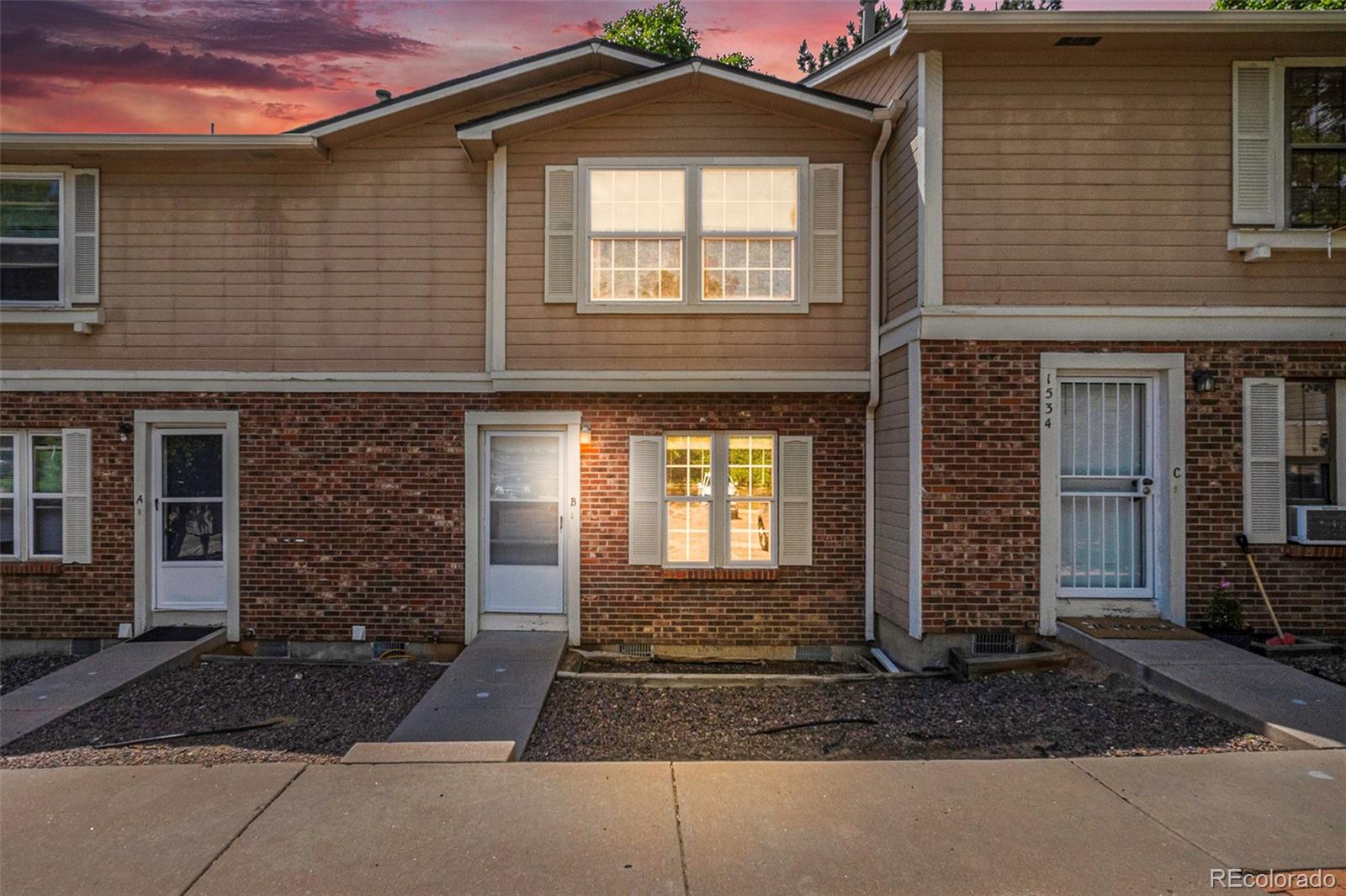 1534 South Ouray Circle, Unit B Aurora, CO 80017 - Photo 2 of 21